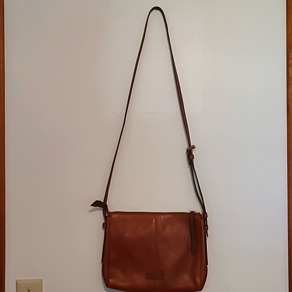 Fossil medium brown leather shoulder or crossbody handbag - Picture 2 of 10